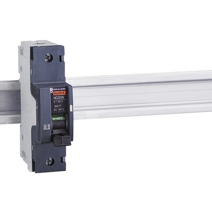 DVÄRGBR NG125N 1P C40 A (Rexel)